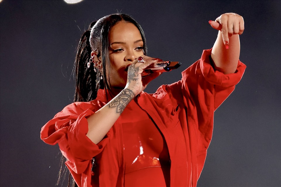 Rihanna trên sân khấu Super Bowl 2023. Ảnh: Twitter Rihanna