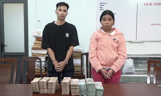 Nguyễn Ngọc Mỹ (trái) và Nguyễn Thị Bích Tuyền tại cơ quan điều tra. Ảnh Công an cung cấp


