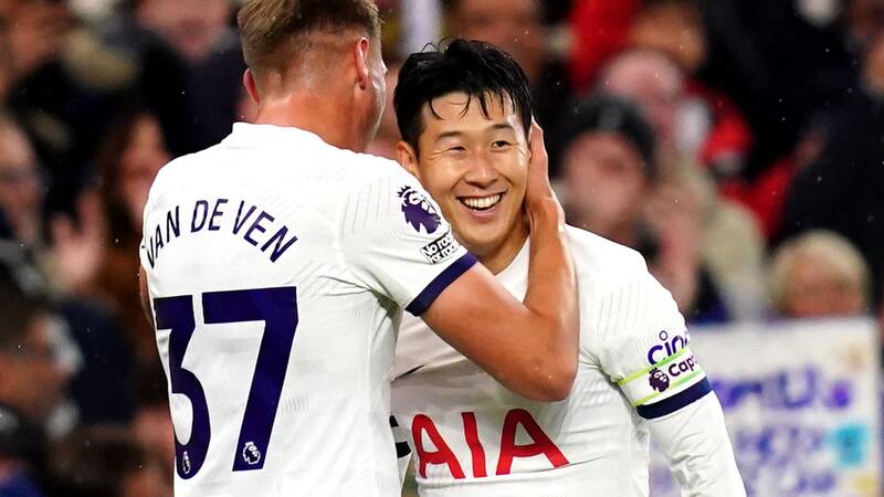 Tottenham đang đứng trước cơ hội xây chắc ngôi đầu Premier League.  Ảnh: AFP 