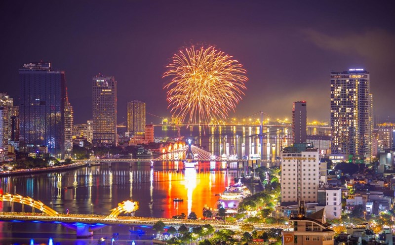 Lễ hội pháo hoa đưa Đà Nẵng thành “thỏi nam châm” hút khách hè 2023. Ảnh: SW