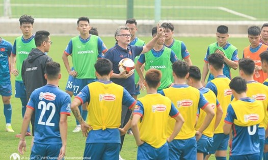 Huấn luyện viên Troussier tìm kiếm nhân sự cho tuyển Việt Nam trước vòng loại World Cup 2026. Ảnh: VFF