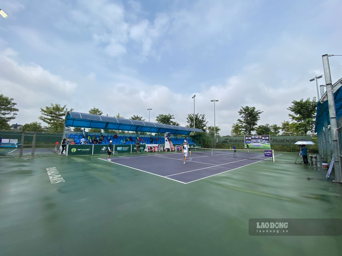 Đây là tổ hợp sân tennis lớn nhất Việt Nam với kinh phí 120 tỷ đồng, được xây dựng trên khu đất có tổng diện tích 10ha với 7 cụm sân quần vợt đạt chuẩn quốc tế. Đây cũng là địa điểm thi đấu của bộ môn tennis tại SEA Games 31 (năm 2022). 
