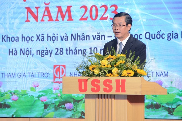 Thứ trưởng Bộ GDĐT Nguyễn Văn Phúc phát biểu khai mạc cuộc thi.