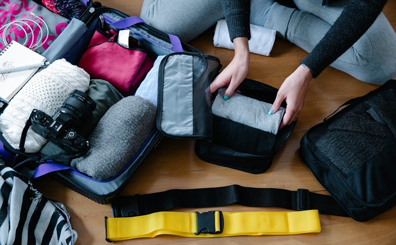 Đóng gói, sắp xếp hành lý một cách thông minh sẽ giúp bạn  có chuyến du lịch dễ dàng hơn. Ảnh: Pexels