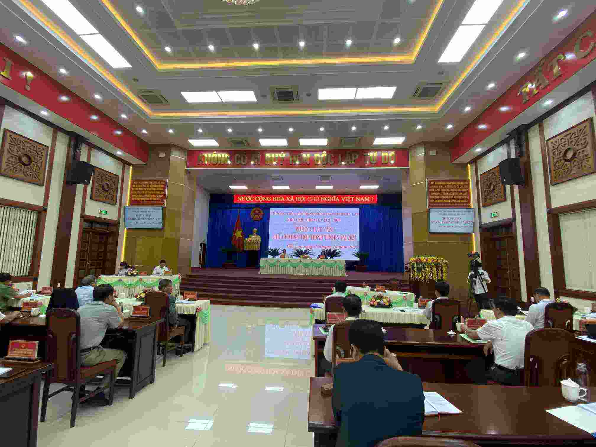 Quang cảnh phiên chất vấn giữa hai kỳ họp HĐNĐ tỉnh Gia Lai năm 2023. Ảnh: Thanh Tuấn 