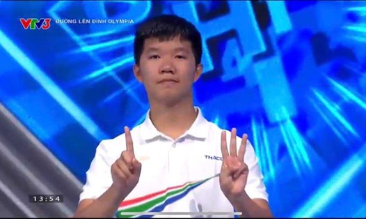 Lê Xuân Mạnh - học sinh Trường THPT Hàm Rồng (Thanh Hoá) - là thí sinh đầu tiên đưa cầu truyền hình Đường lên đỉnh Olympia về với tỉnh Thanh Hóa sau 13 năm. Ảnh: Nhân vật cung cấp