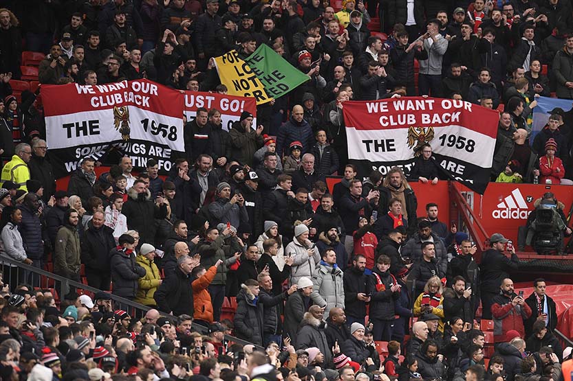 Hình ảnh đáng buồn của Man United trong mỗi trận đấu trên sân nhà của họ nhiều năm trở lại đây. Ảnh: AFP