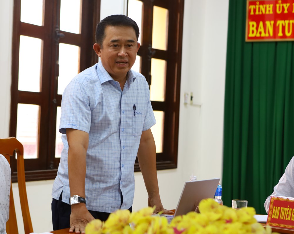 Ông Đỗ Minh Trí, Giám đốc Ban QLDA đầu tư xây dựng TP Phan Thiết thông tin về dự án. Ảnh: Duy Tuấn
