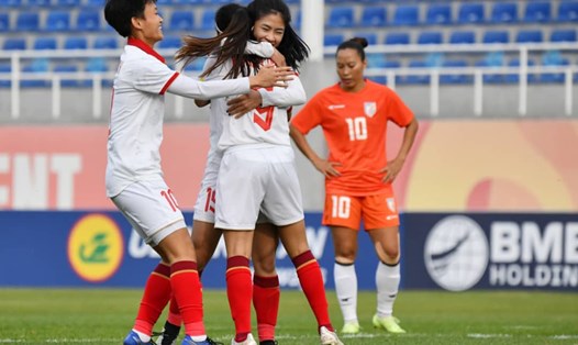 Tuyển nữ Việt Nam có rất ít hi vọng để thắng tuyển nữ Nhật Bản. Ảnh: VFF