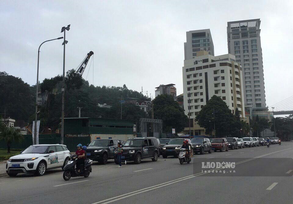 Một đoàn xe tự lái của du khách Trung Quốc vào Hạ Long năm 2018. Ảnh: Nguyễn Hùng