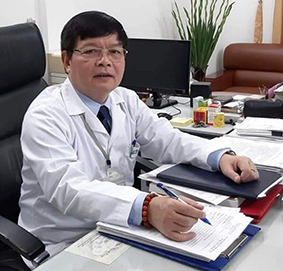 Bác sĩ Lê Hữu Nghị - nguyên Phó Giám đốc Bệnh viện Xây dựng nói về tình trạng kháng kháng sinh. Ảnh: LỆ HÀ