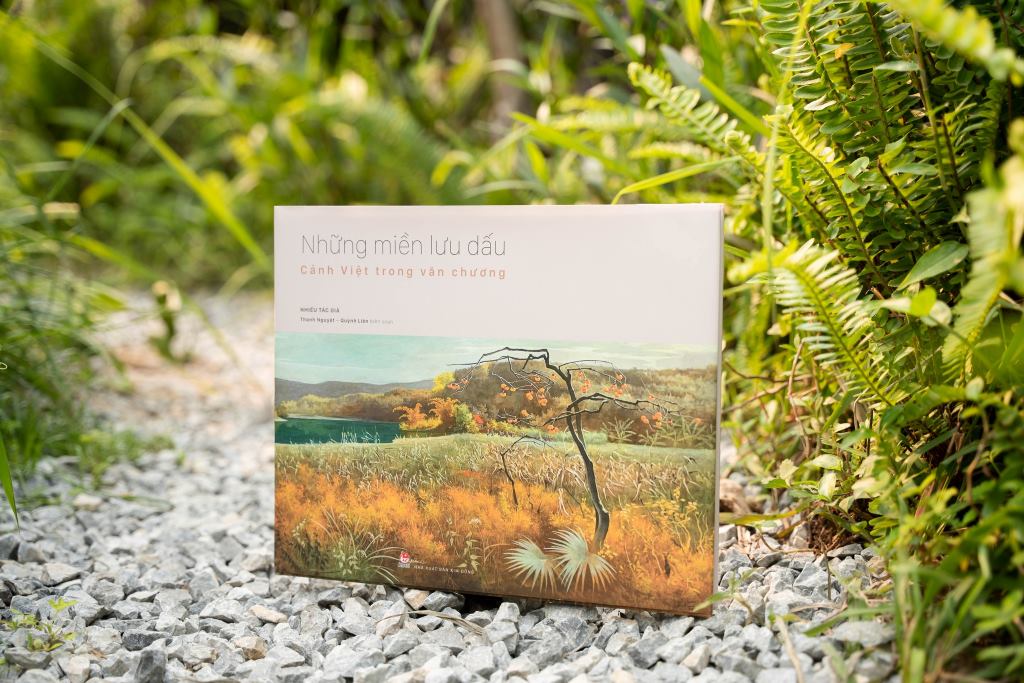 Cuốn sách "Những miền lưu dấu - Cảnh Việt trong văn chương" vào top 200 đầu sách thiếu nhi đáng chú ý năm 2023 tại Hội sách quốc tế Frankfurt. Ảnh: NXB Kim Đồng.