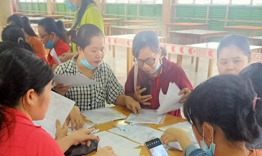 Công nhân Công ty TNHH PouYuen Việt Nam trong một đợt phải cắt giảm lao động trong năm 2023. Ảnh: Đức Long