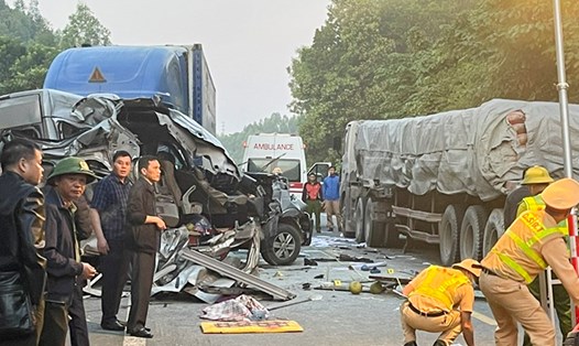 Hiện trường vụ tai nạn giao thông khiến 5 người tử vong ở Lạng Sơn. Ảnh: UBATGTQG