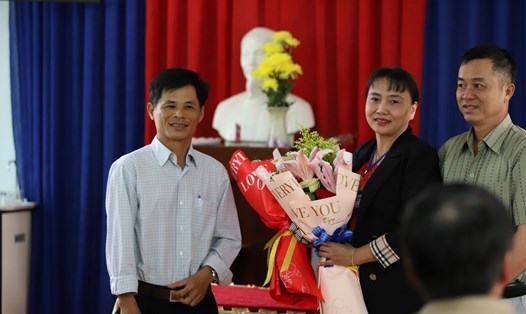 Cô giáo Phạm Thị Thanh Tuyết tại Hội nghị công khai xin lỗi do UBND huyện Ea H'leo tổ chức. Ảnh: Phan Tuấn