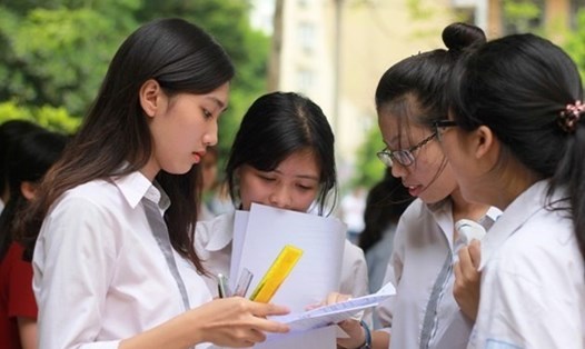 Học sinh lo lắng vì chưa có phương án thi tốt nghiệp THPT 2025. Ảnh: Hải Nguyễn 