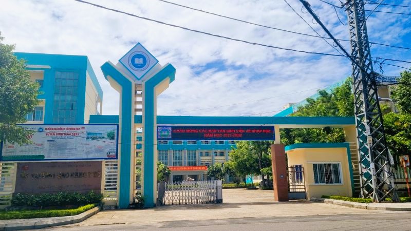 Trường CĐYT Quảng Nam đang nợ hơn 4,6 tỉ đồng tiền lương, phụ cấp khiến NLĐ “kêu cứu“. Ảnh Hoàng Bin.