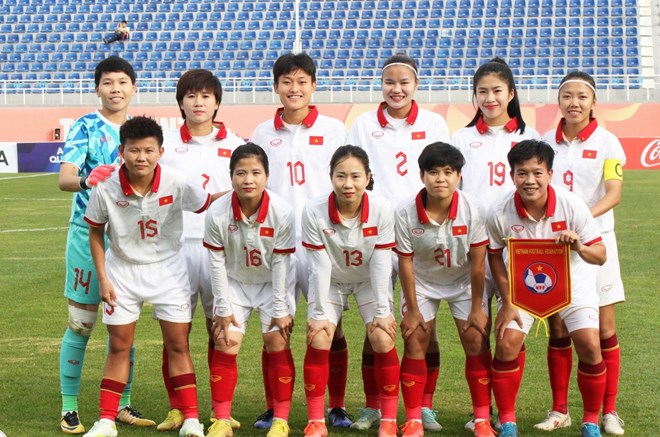 Bóng đá Việt Nam đánh mất mình từ sân chơi lớn