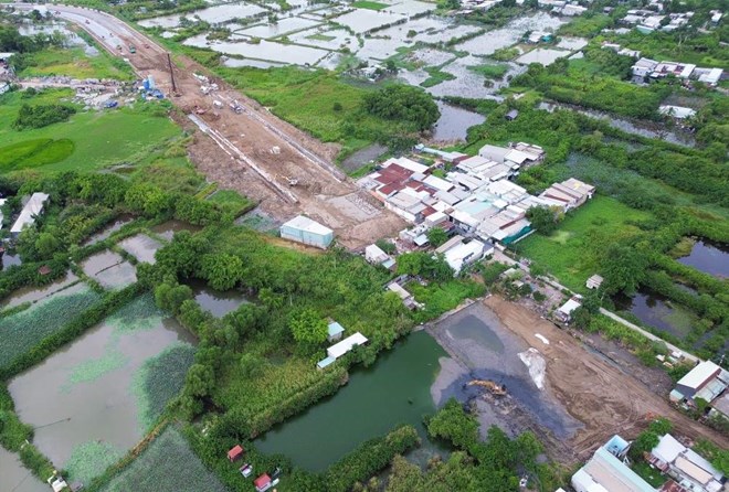 Dự án mở rộng Quốc lộ 50, huyện Bình Chánh, TPHCM. Ảnh: Thanh Vũ