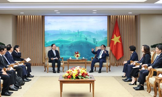 Thủ tướng Chính phủ Phạm Minh Chính đã tiếp ông Park Hark Kyu - Tổng Giám đốc phụ trách tài chính của Tập đoàn Samsung. Ảnh: VGP