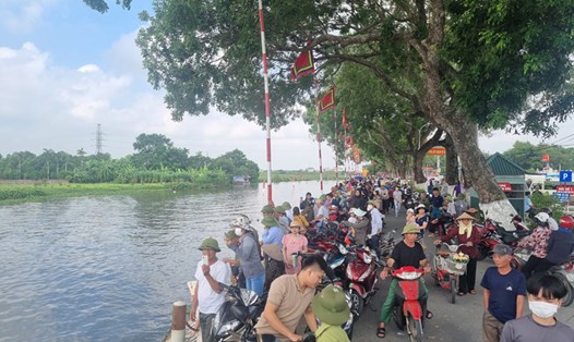 Hàng nghìn người đổ về Thái Bình khai hội đền Đồng Bằng 2023. Ảnh: Lương Hà