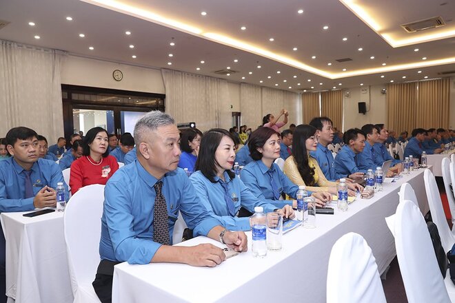 Các đại biểu dự Đại hội VI Công đoàn Điện lực Việt Nam. Ảnh: Hà Anh
