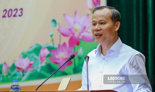 Phó Chủ tịch Thường trực UBND tỉnh Bắc Giang Mai Sơn phát biểu tại họp báo. Ảnh: Vân Trường