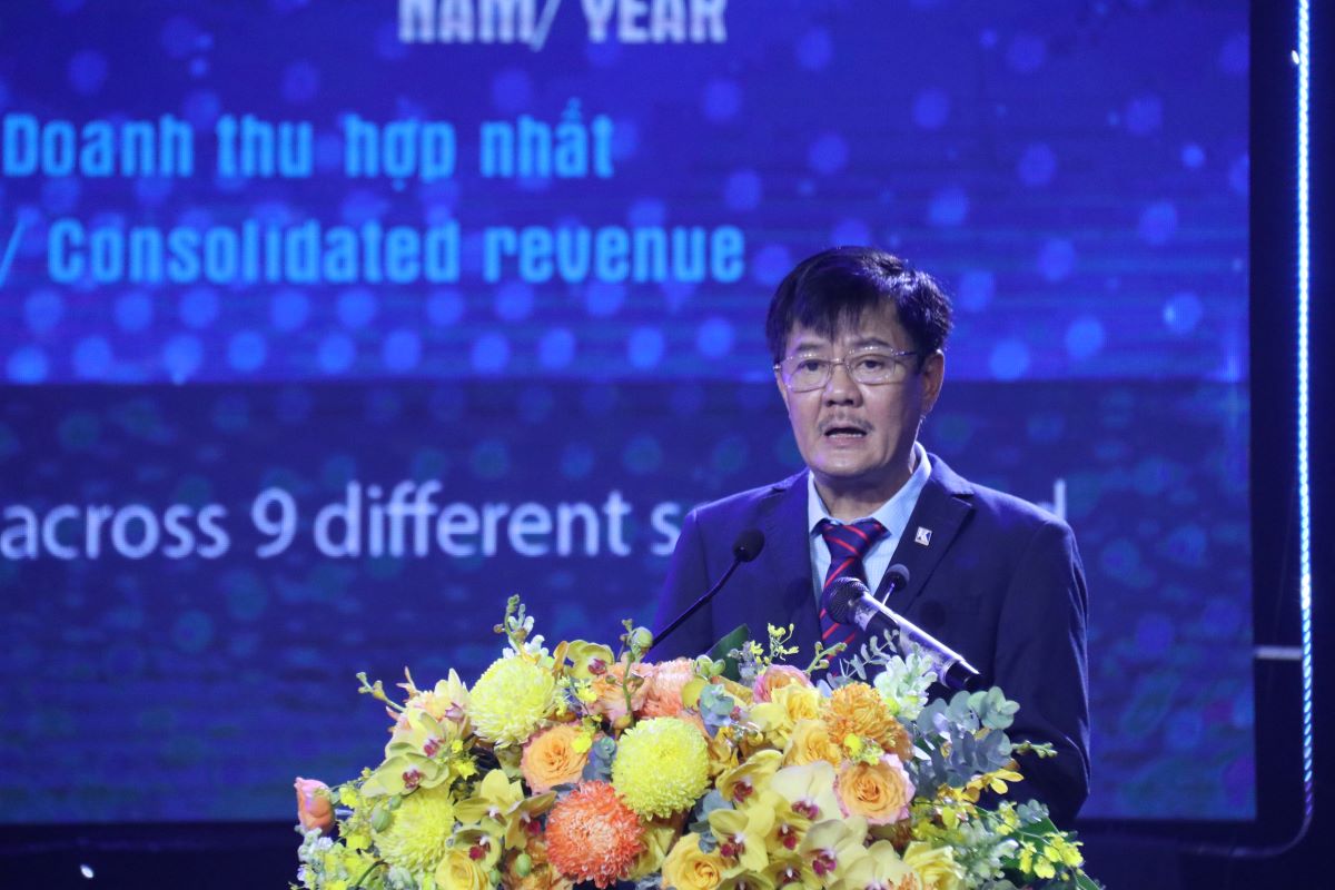 Ông Lê Tiến Anh- Chủ tịch Hội đồng thành viên Tổng Công ty Khánh Việt ôn lại chặng đường 40 năm phát triển. Ảnh: Phương Linh