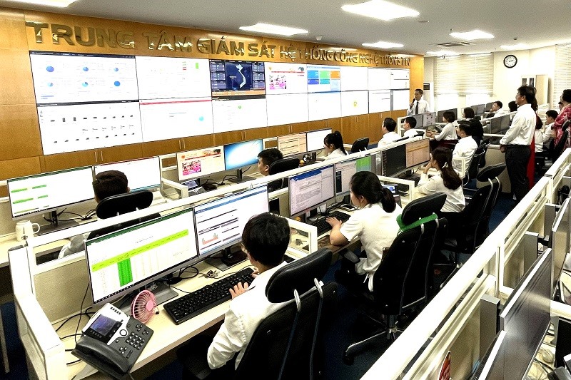 Ngành thuế đẩy mạnh ứng dụng công nghệ vào giải quyết các thủ tục hành chính. Ảnh: Bùi Dương