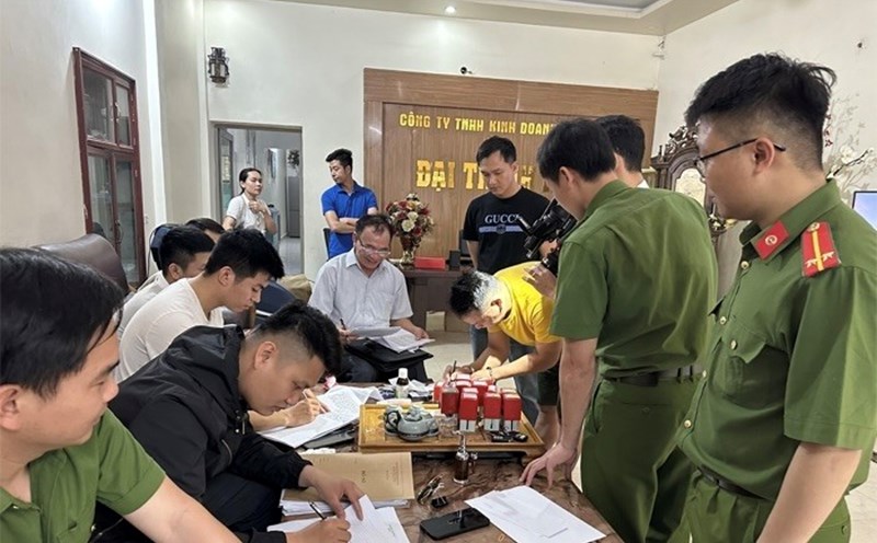 Cặp vợ chồng trong đường dây tín dụng đen cho vay lãi suất cao