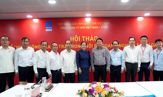 Đoàn thanh tra Nhà nước Lào chân thành cảm ơn sự đón tiếp trọng thị của PV GAS dành cho đoàn, mong muốn thúc đẩy hơn nữa sự hợp tác trong tương lai. Ảnh: Hồ Cầm.