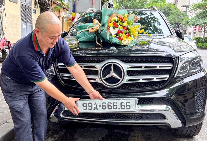 Khám phá sự đắt đỏ của loạt xe sang gắn biển số đẹp trúng đấu giá