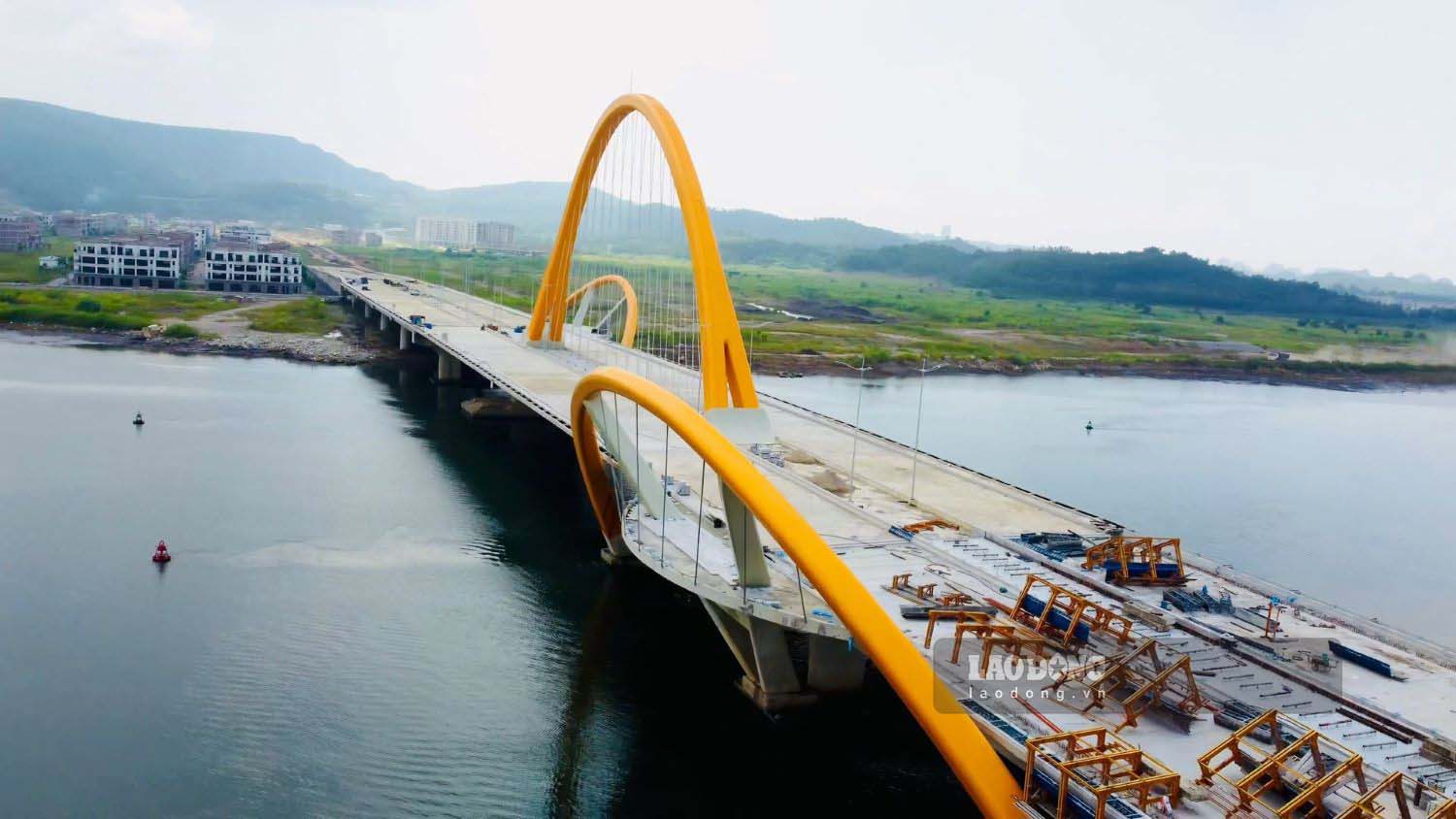 Cầu Cửa Lục có điểm đầu nối vào Khu đô thị FLC, phường Hà Khánh. Ảnh: Nguyễn Hùng