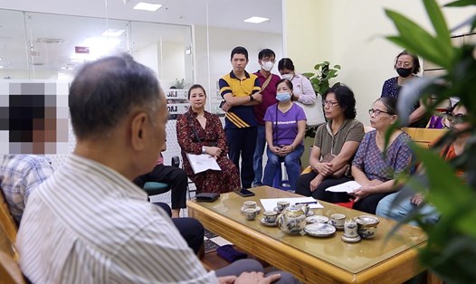 Các nhà đầu tư của Tập đoàn Ntea phản ánh sự việc đến phóng viên Báo Lao Động. Ảnh: PV Lao Động
