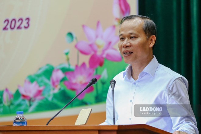 Phó Chủ tịch Thường trực UBND tỉnh Bắc Giang Mai Sơn phát biểu tại họp báo. Ảnh: Vân Trường 