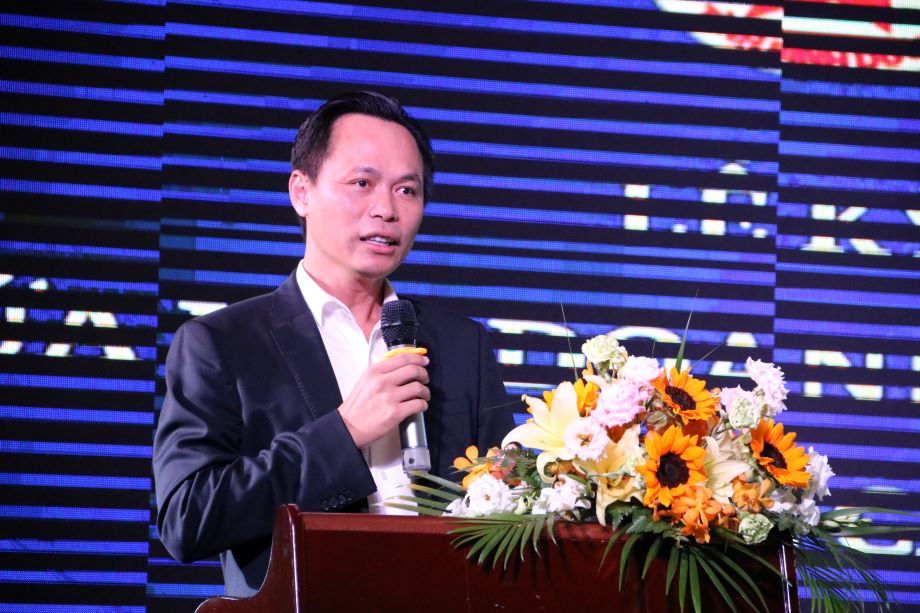 Ông Huỳnh Trần Phi Long - Chủ tịch Hội Doanh nhân trẻ Bình Dương phát biểu tại hội thảo. Ảnh: Nguyễn Trung