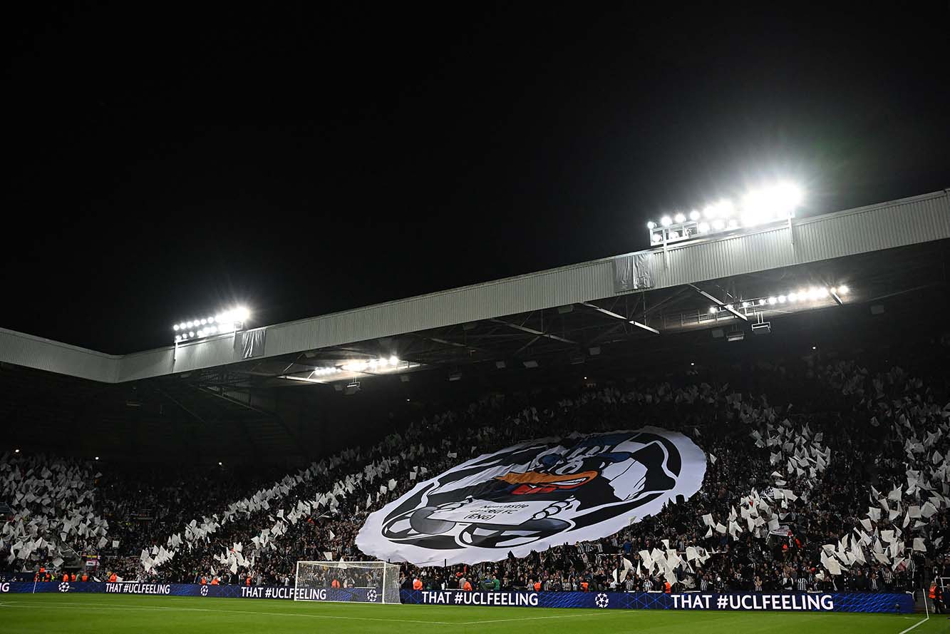 Đây là cách Newcastle chào mừng sự trở lại Champions League sau 20 năm. Ảnh: AFP