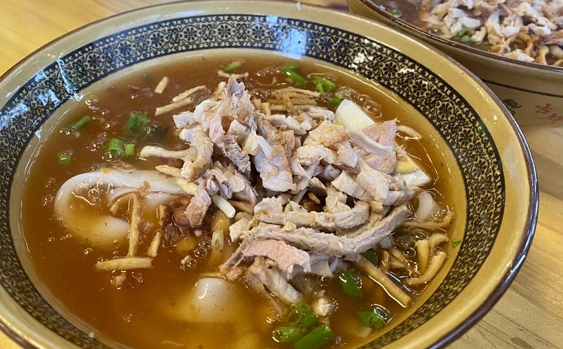 Cốn sủi thoạt nhìn giống phở.