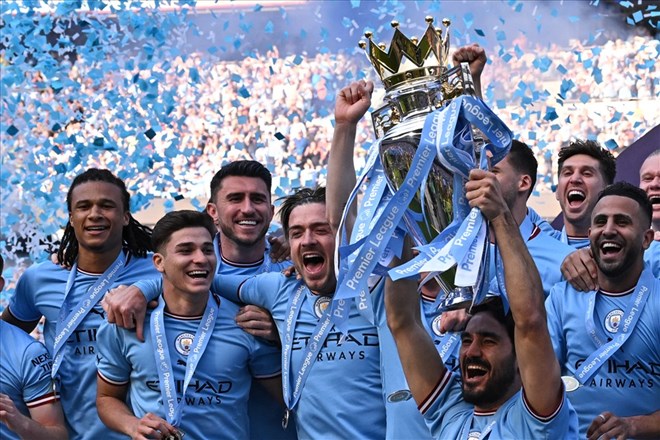 Man City nâng cao danh hiệu Premier League mùa 2022-2023. Ảnh: AFP