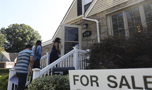 Số đơn đăng ký mua nhà ở Mỹ giảm xuống mức thấp nhất trong nhiều thập kỷ. Ảnh: Xinhua