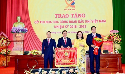 Với những thành tích đạt được, trong đó có kết quả của việc tổ chức tốt đối thoại tại nơi làm việc, Công đoàn Liên doanh Việt - Nga Vietsovpetro đã nhận nhiều hình thức khen thưởng. Ảnh minh hoạ: CĐCS