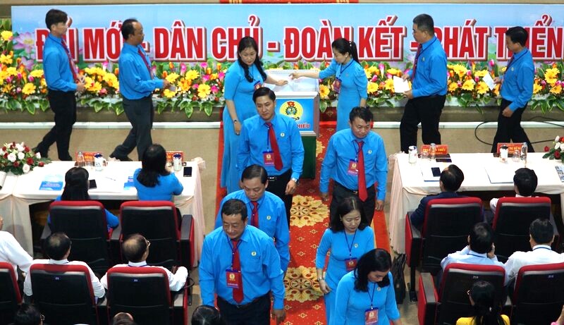 249 ddaoij biểu chính thức dự Đại hội Công đoàn tỉnh Bạc Liêu lần thứ XI đã bầu 33 đồng chí vào BCH khóa XI, nhiệm kỳ 2023-2028. Ảnh: Nhật Hồ