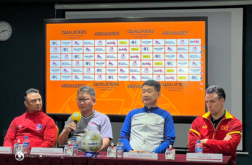 Toàn cảnh buổi họp báo trước ngày khởi tranh vòng loại giải futsal châu Á 2024. Ảnh: VFF