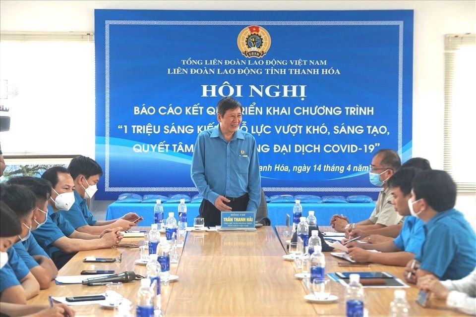 Phó Chủ tịch Thường trực Tổng LĐLĐVN Trần Thanh Hải thăm, làm việc tại Công ty TNHH Sakurai Việt Nam (tại tỉnh Thanh Hóa) về Chương trình 1 triệu sáng kiến, ngày 11.5.2022. Ảnh: Q.D