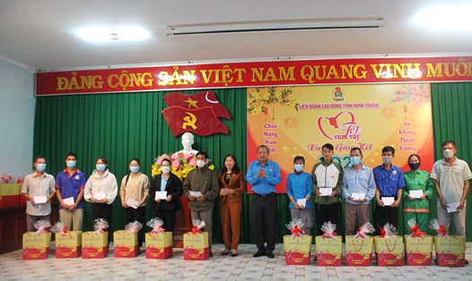 Chăm lo, đồng hành cho đoàn viên là một trong những hoạt động nổi bật của Công đoàn tỉnh Ninh Thuận nhiệm kỳ 2018-2023. Ảnh: Thanh Thuý