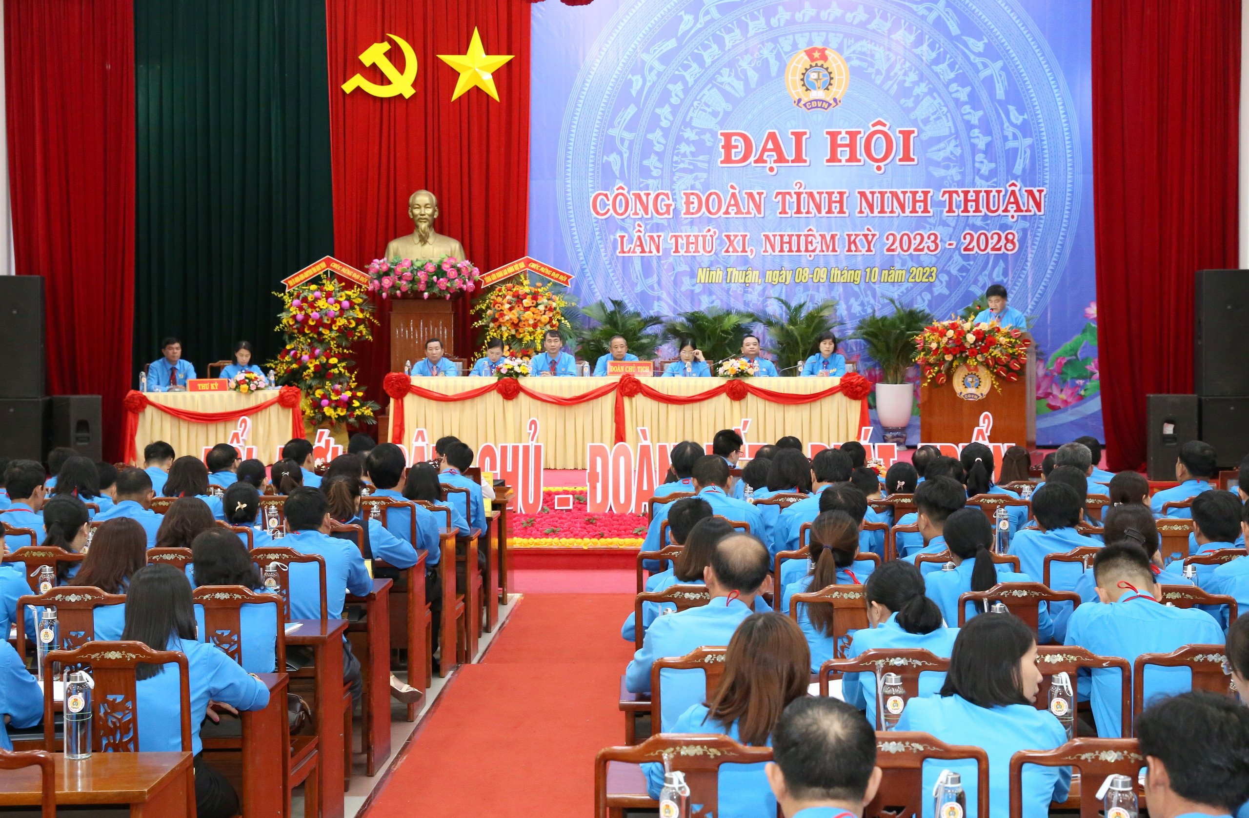 Nhiều tâm tư về việc làm, sân chơi văn hóa thể thao công nhân được đoàn viên gửi đến Đại hội XI Công đoàn Ninh Thuận. Ảnh: Phương Linh