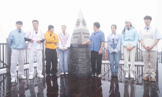 Dàn sao đã có hành trình đáng nhớ từ bản Mây đến đỉnh Fansipan. Ảnh: NSX.