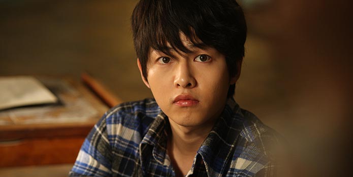 Song Joong Ki trong “Cậu bé người sói“. Ảnh: Nhà sản xuất