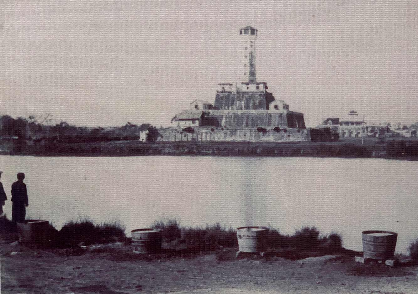 Kỳ Đài (Cột cờ Hà Nội) được chuyển thành tháp canh, năm 1888 - 1891. Ảnh: Nhật MInh