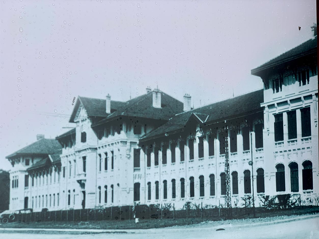 Trường Trung học Albert Sarraut đầu thế kỷ XX. Ảnh: Nhật Minh